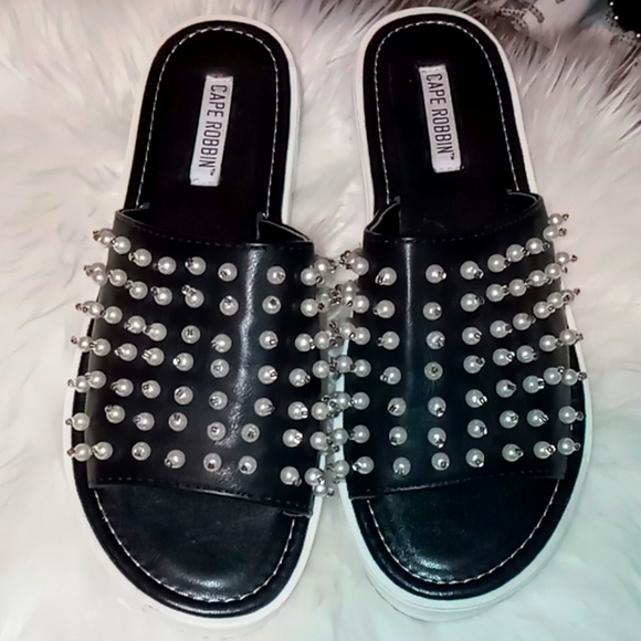 cape robbin pearl slides